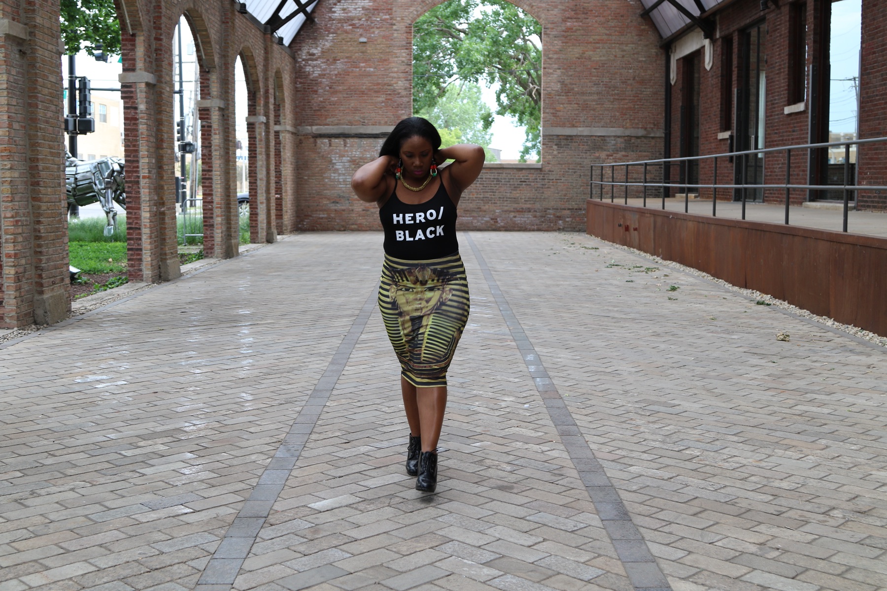 Tarrey Torae walking, HERO BLACK tee